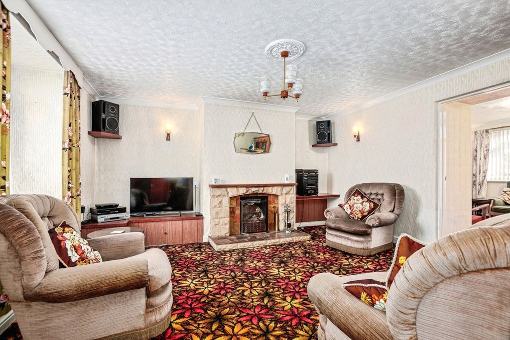 Property photo 2 of 21 Photo