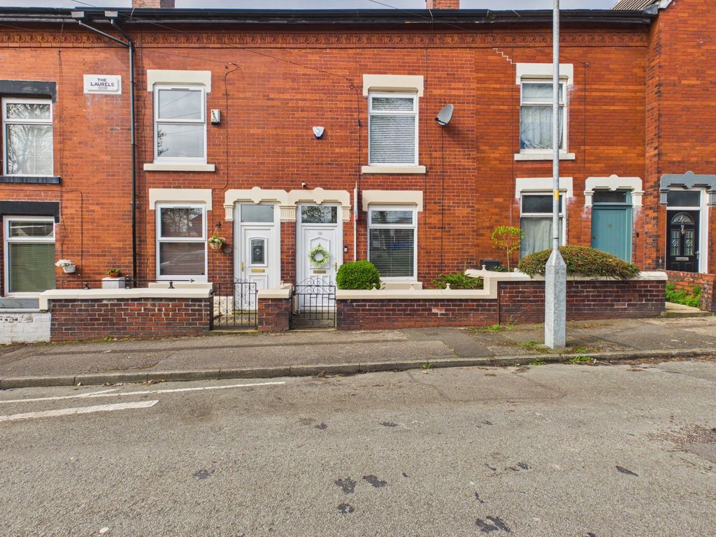 Property photo 2 of 25 Cam03729G0-Pr0292-Still018