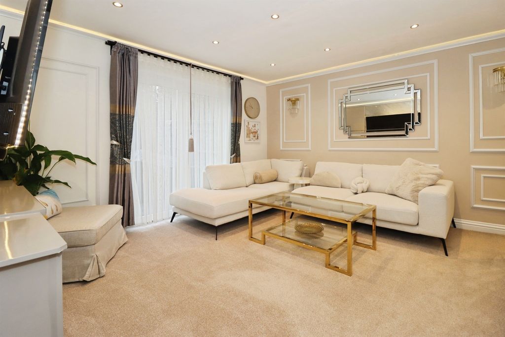 Property photo 3 of 20