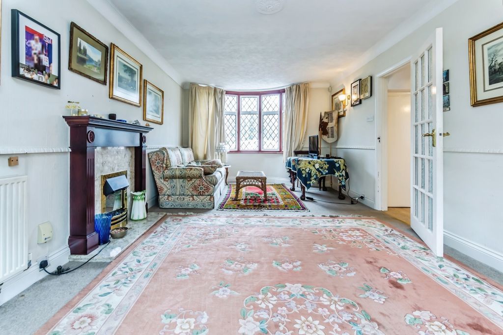 Property photo 3 of 17 Pbox-Img.Jpg