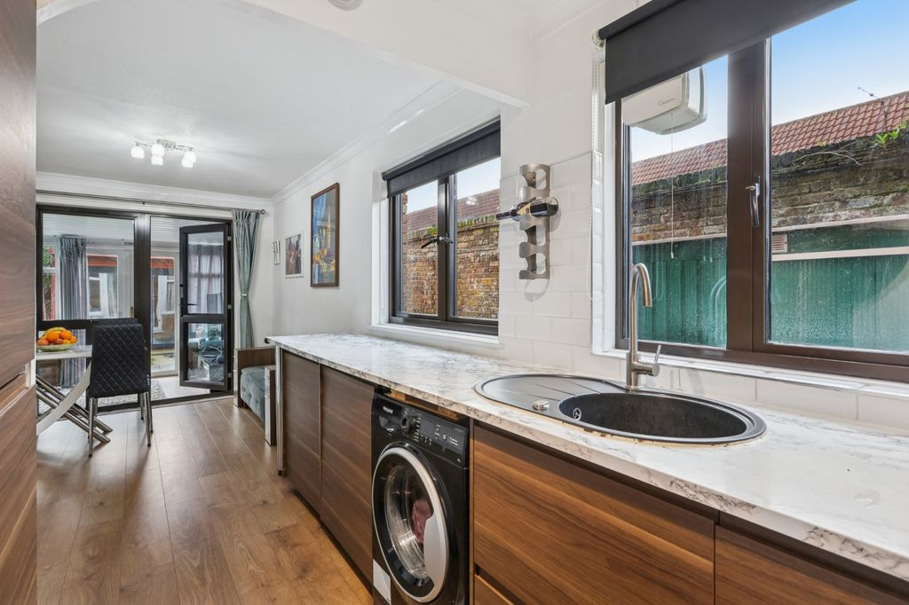 Property photo 3 of 12 Picture No. 15