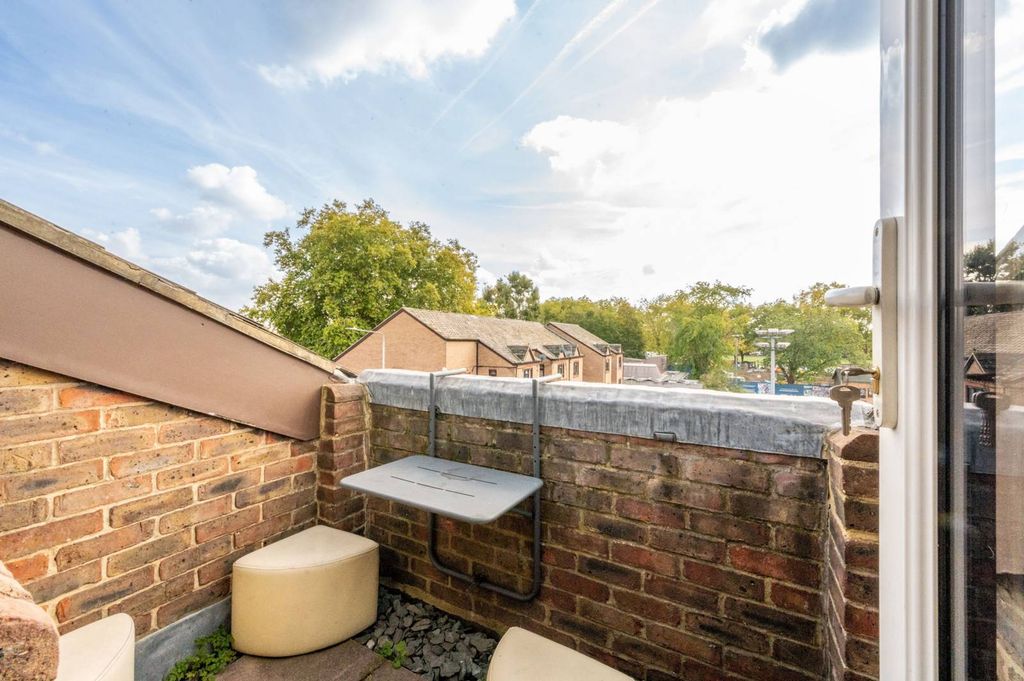 Property photo 3 of 8