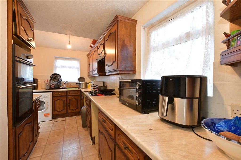 Property photo 2 of 18 Kitchen