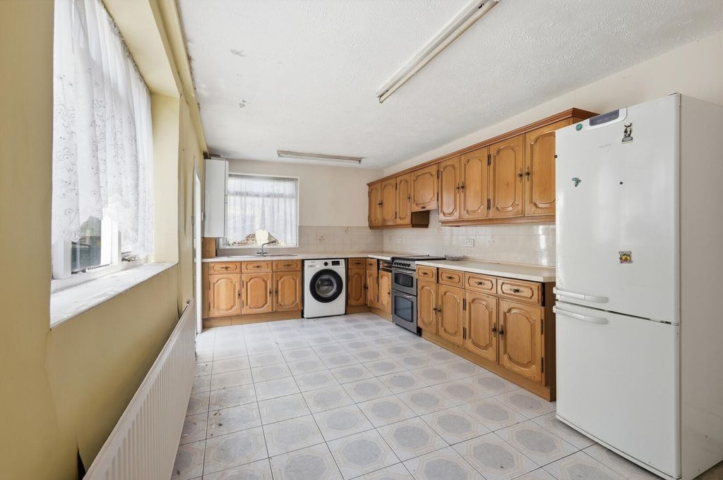 Property photo 3 of 15 Kitchen