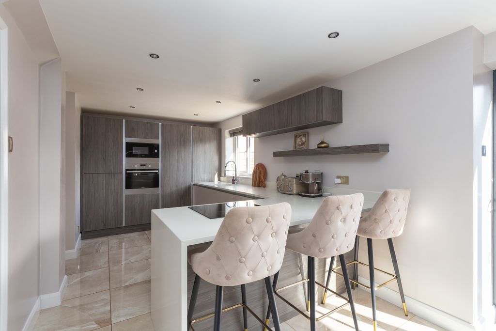 Property photo 3 of 22 Kitchen Diner