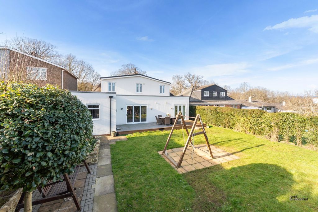 Property photo 1 of 34