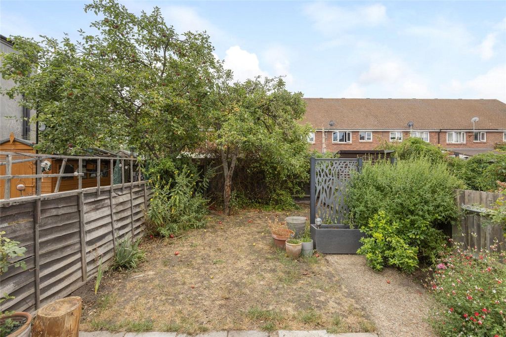 Property photo 3 of 17 Picture No. 16