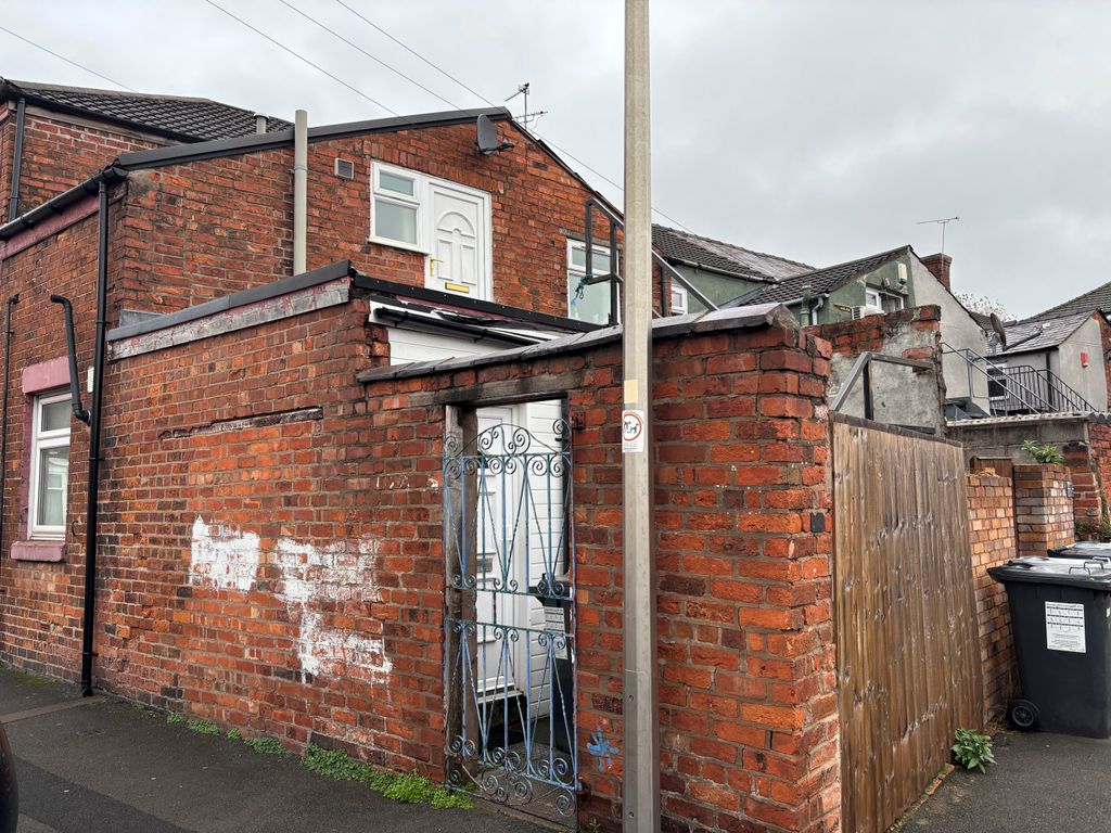 Property photo 2 of 9 Front