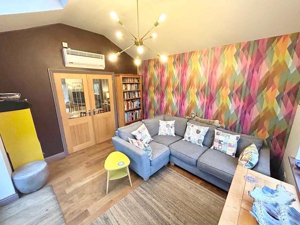 Property photo 3 of 31
