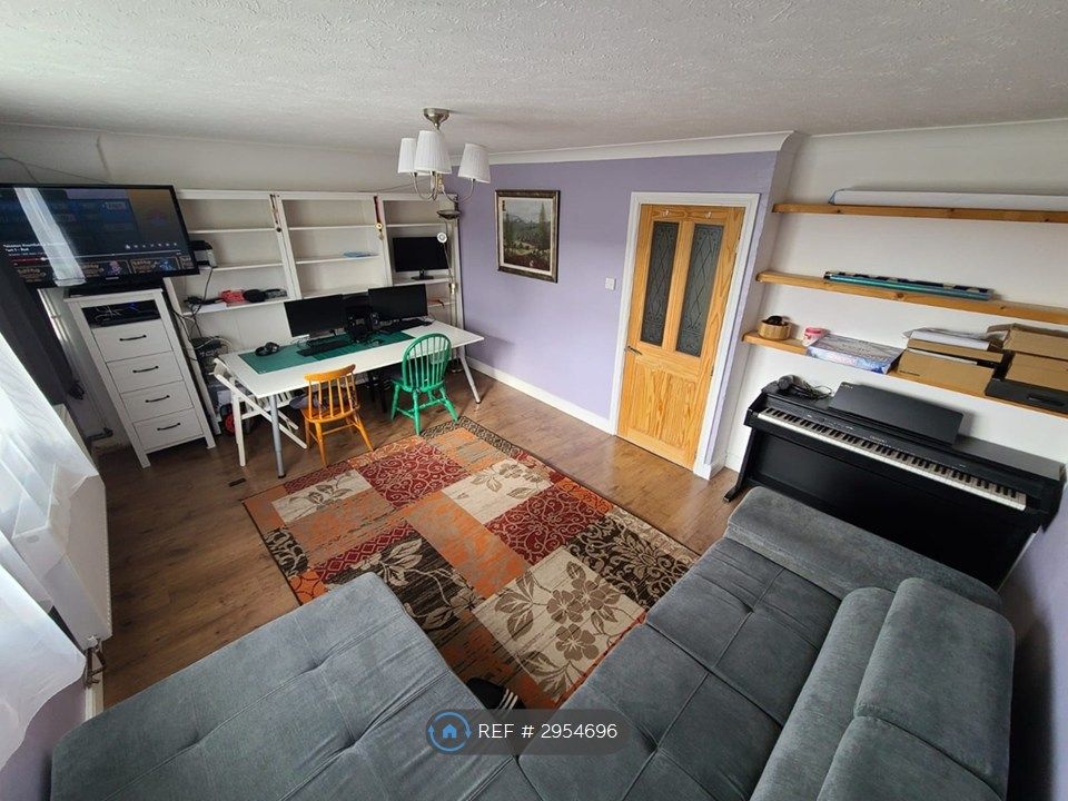 Property photo 2 of 35