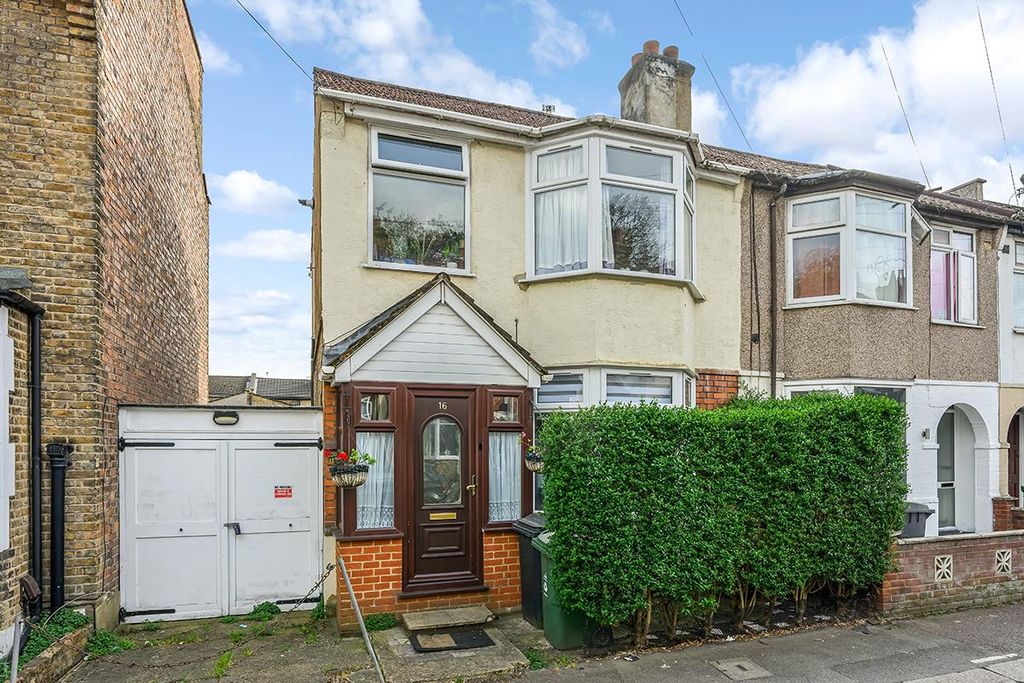 Property photo 1 of 19 Alpha Road