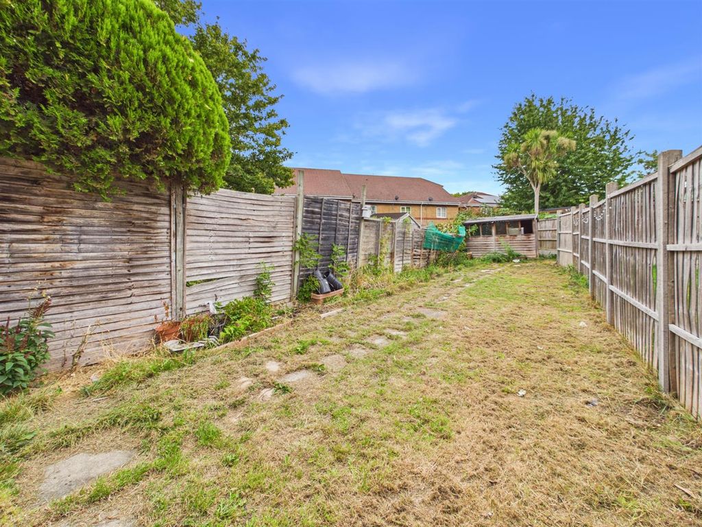 Property photo 3 of 21 Cam01563G0-Pr0326-Still019.Jpg