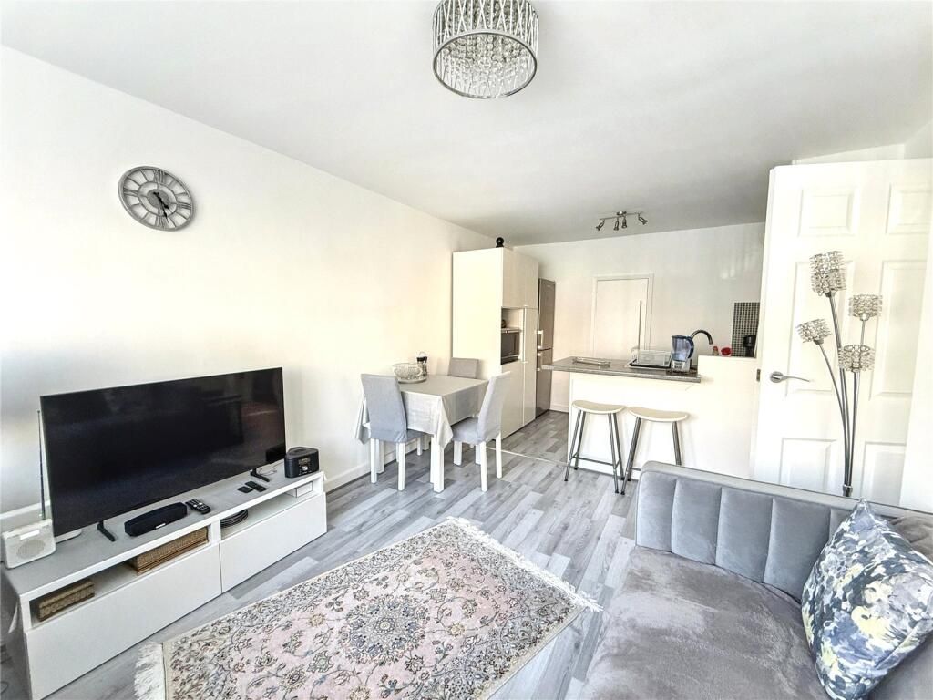 Property photo 2 of 13 2Fc43Bfce3Bd14E176A1c5c7c6491Aa6