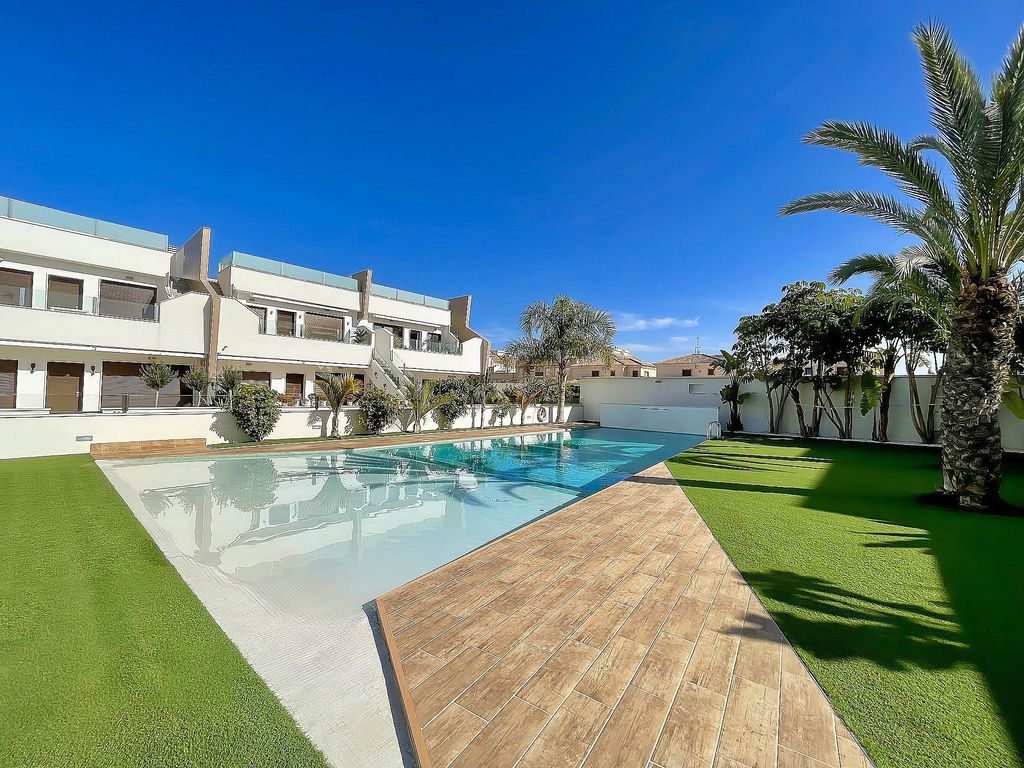 Property photo 2 of 31