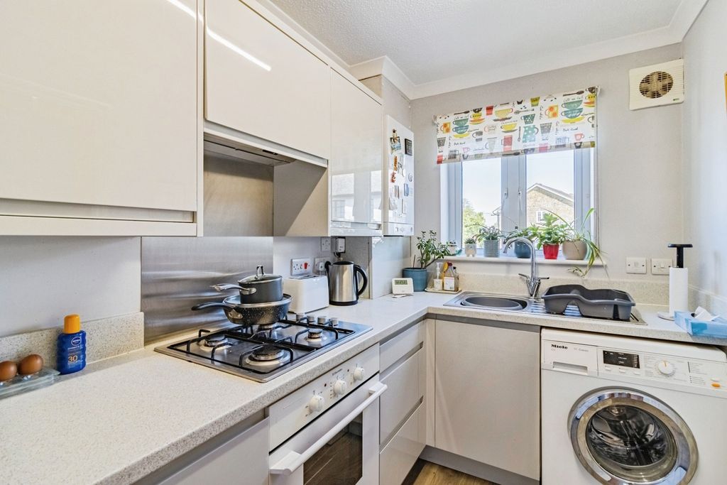 Property photo 3 of 16 Pbox-Img.Jpg
