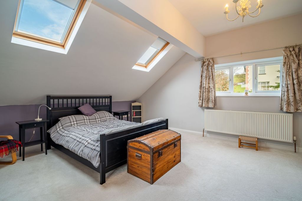 Property photo 3 of 42