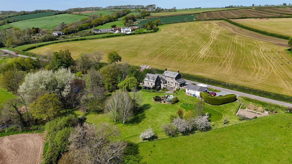 Property photo 1 of 28 Littleham Mill.Jpg