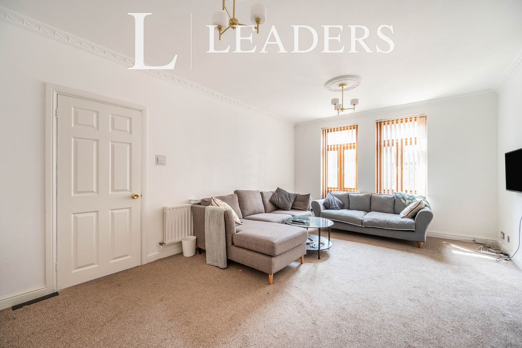 Property photo 2 of 11 2