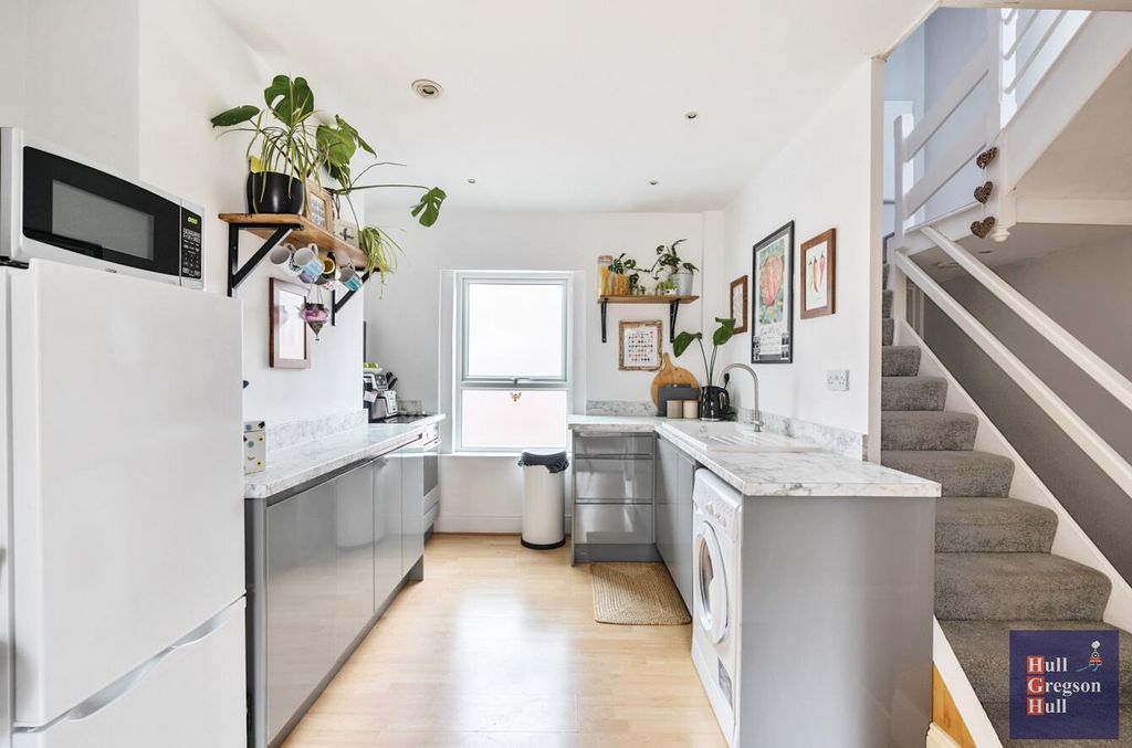 Property photo 1 of 17 233A96c9-429B-4E1E-9Fd6-7B75d0Db73d6.Jpg