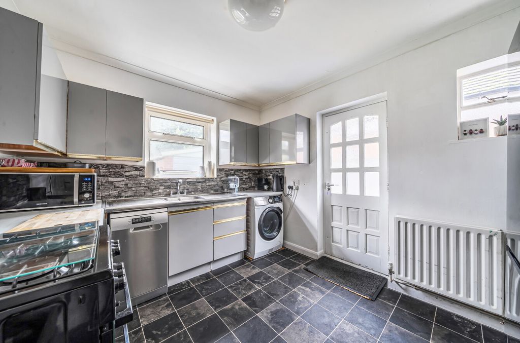 Property photo 3 of 20 Picture 3