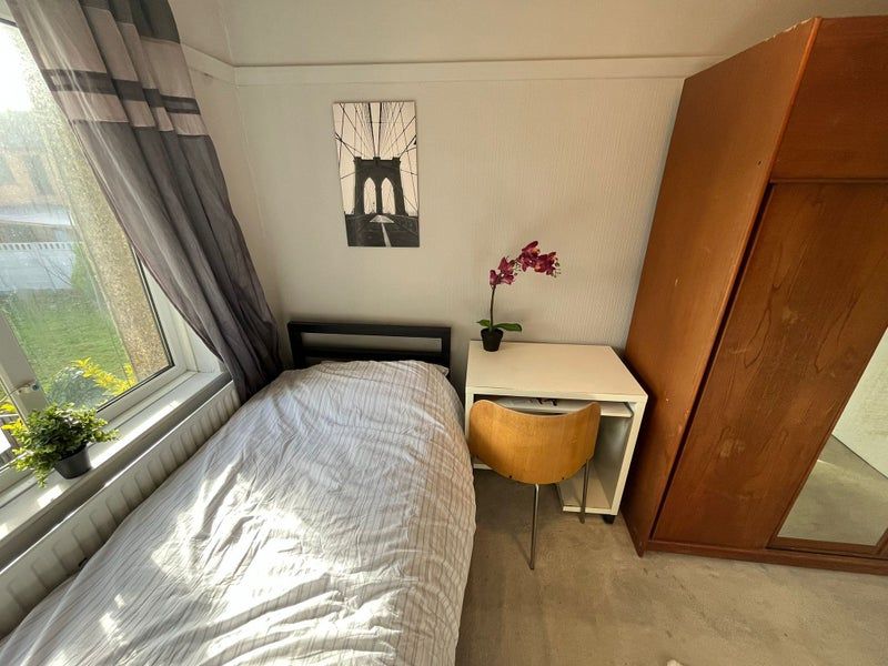 Property photo 2 of 13 Room 4- £650, Available From 21/08/2025