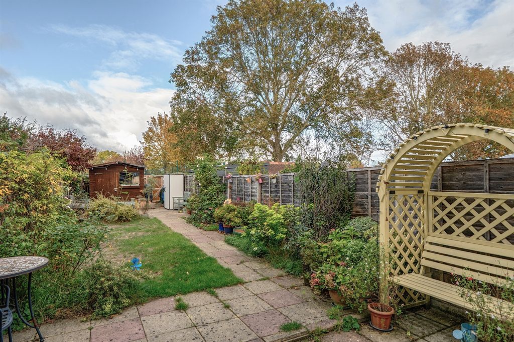 Property photo 2 of 12