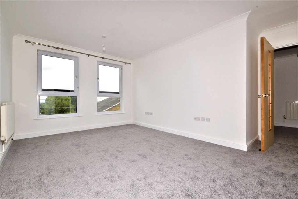 Property photo 1 of 10 Lounge