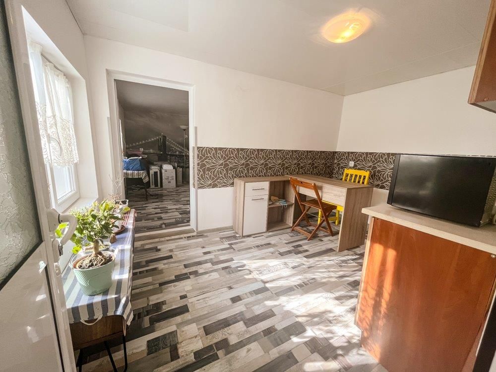 Property photo 2 of 48