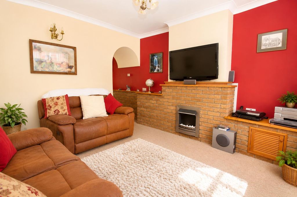 Property photo 3 of 15 98E8852B-0c09-4312-A3c9-3Cbd3F30c8d0.Png