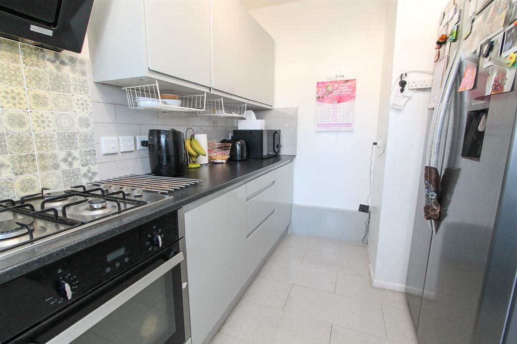 Property photo 3 of 16 Kit B.Jpg
