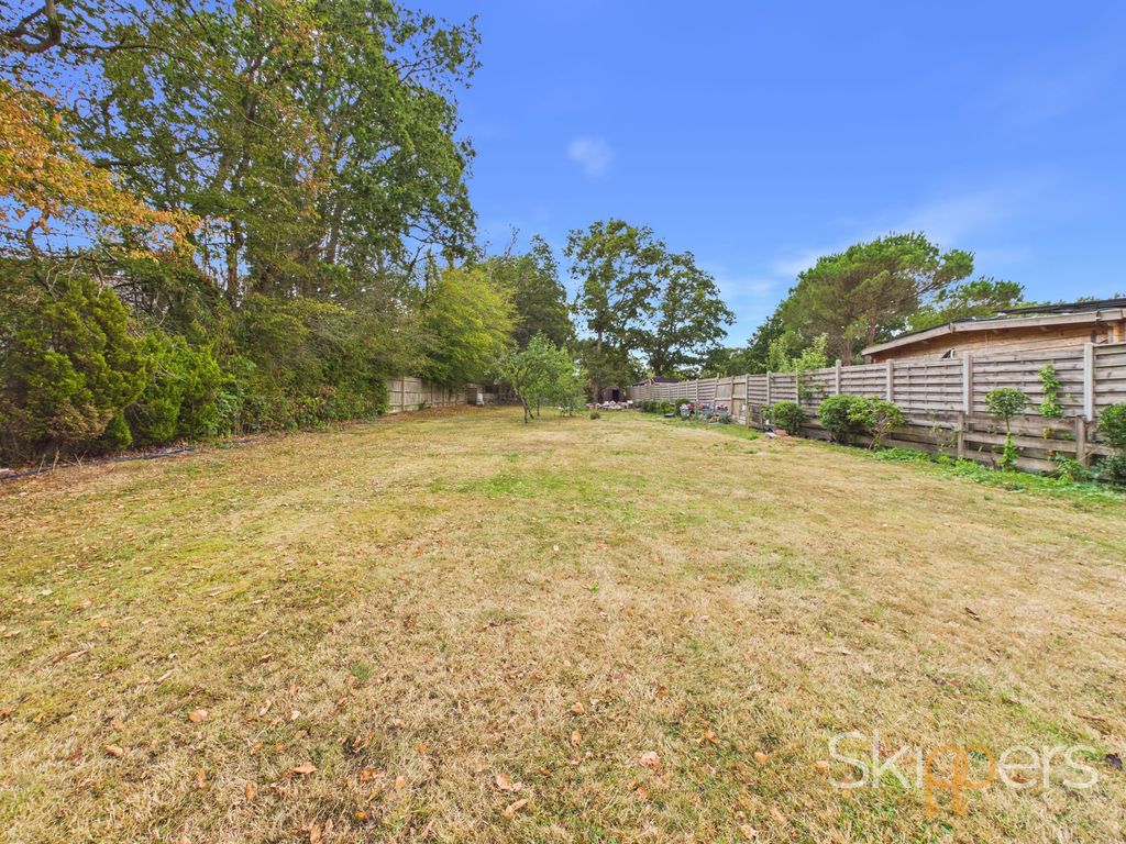 Property photo 3 of 28