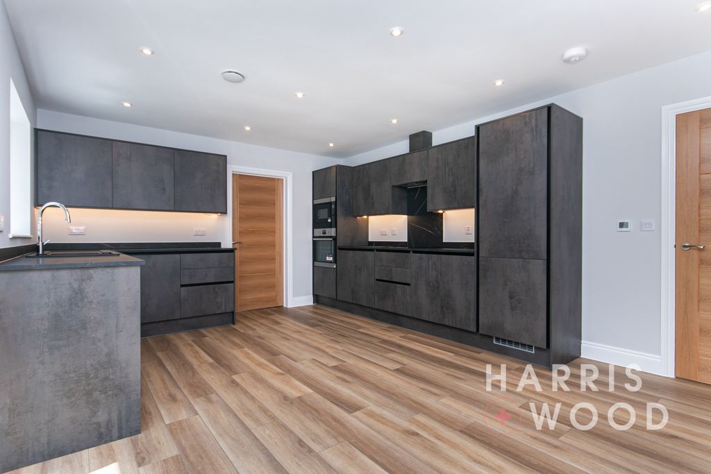 Property photo 3 of 27 4101752