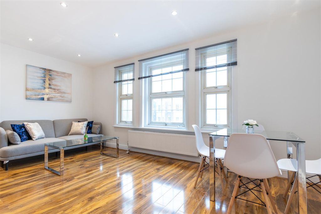 Property photo 1 of 5 Living Area (1 Of 1).Jpg