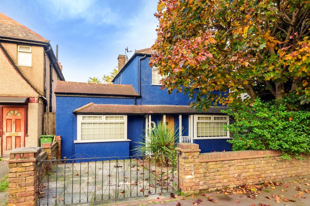 Property photo 3 of 20 External