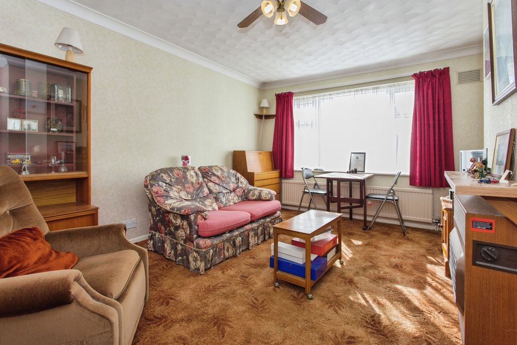 Property photo 2 of 16 Pbox-Img.Jpg