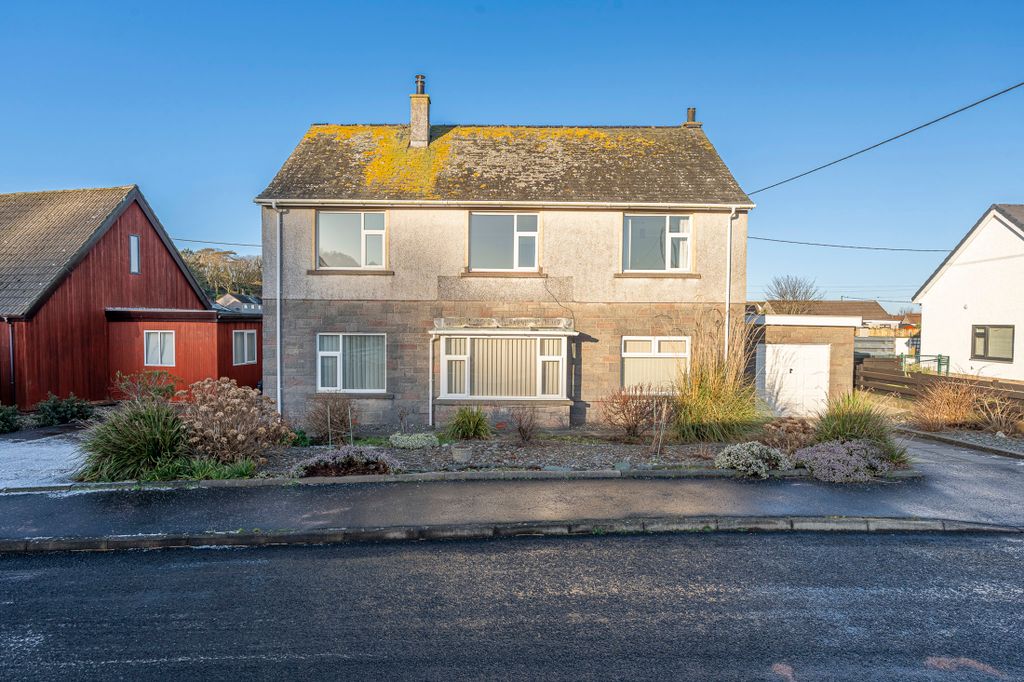 Property photo 2 of 32