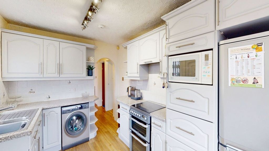 Property photo 2 of 15 Kitchen