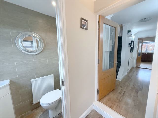 Property photo 2 of 21 Hallway