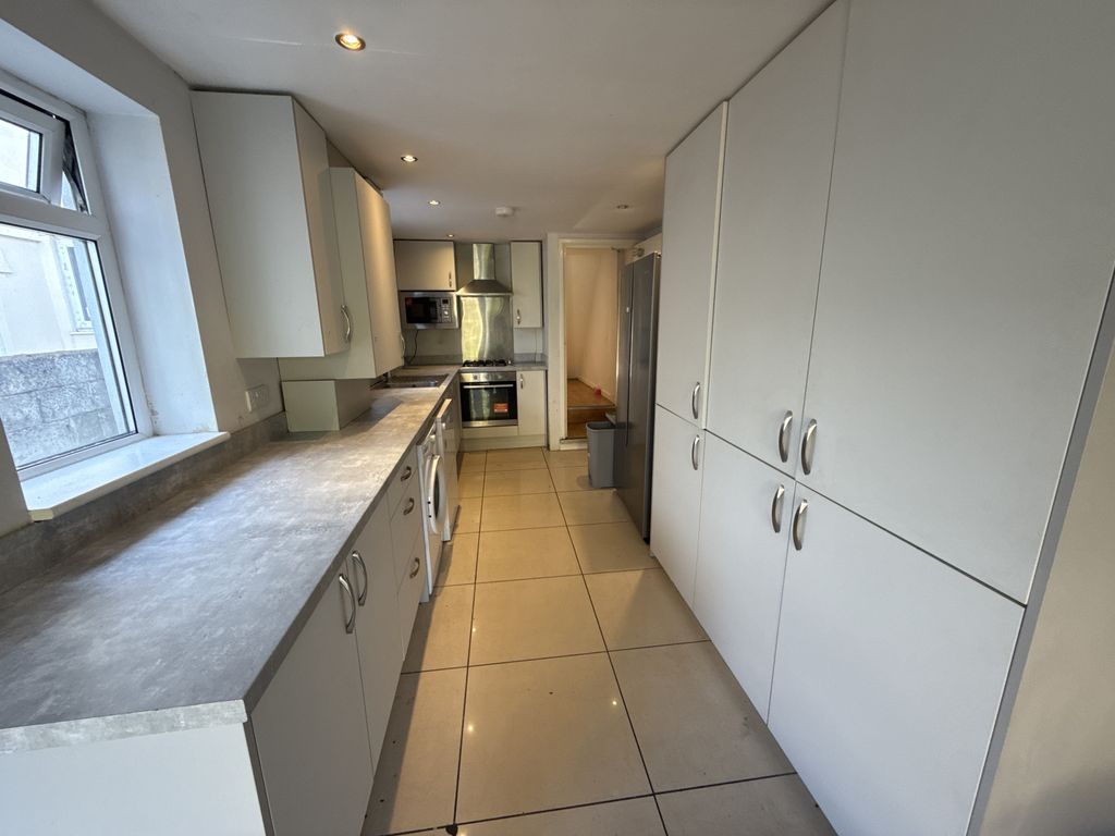 Property photo 3 of 9 Gallery