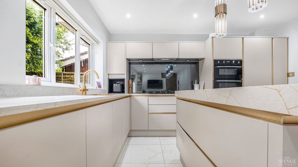 Property photo 3 of 32 5172266