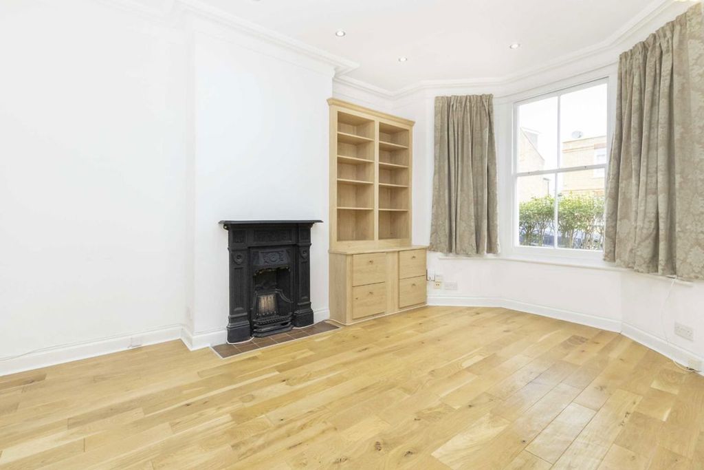 Property photo 2 of 6