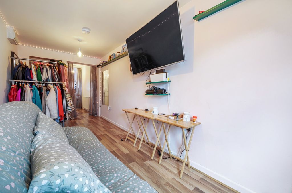 Property photo 2 of 11 1026238 (2)