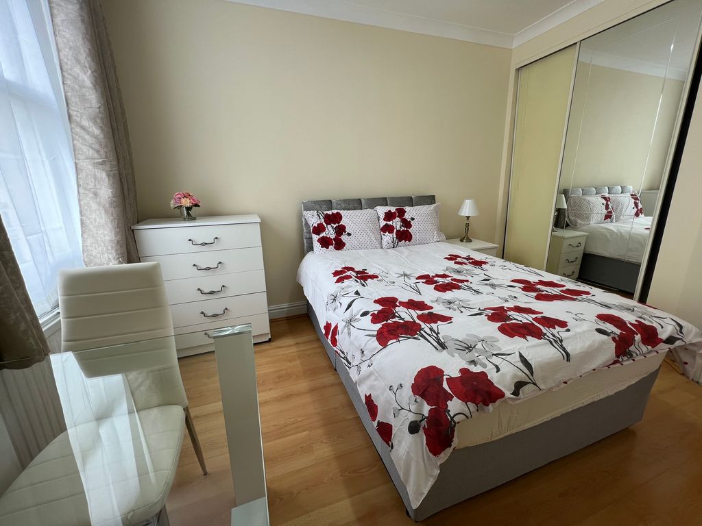 Property photo 1 of 12 Bedroom 1