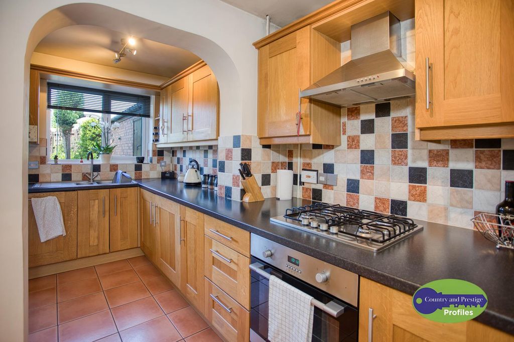 Property photo 3 of 35 12 Marywell Close 6.Jpg