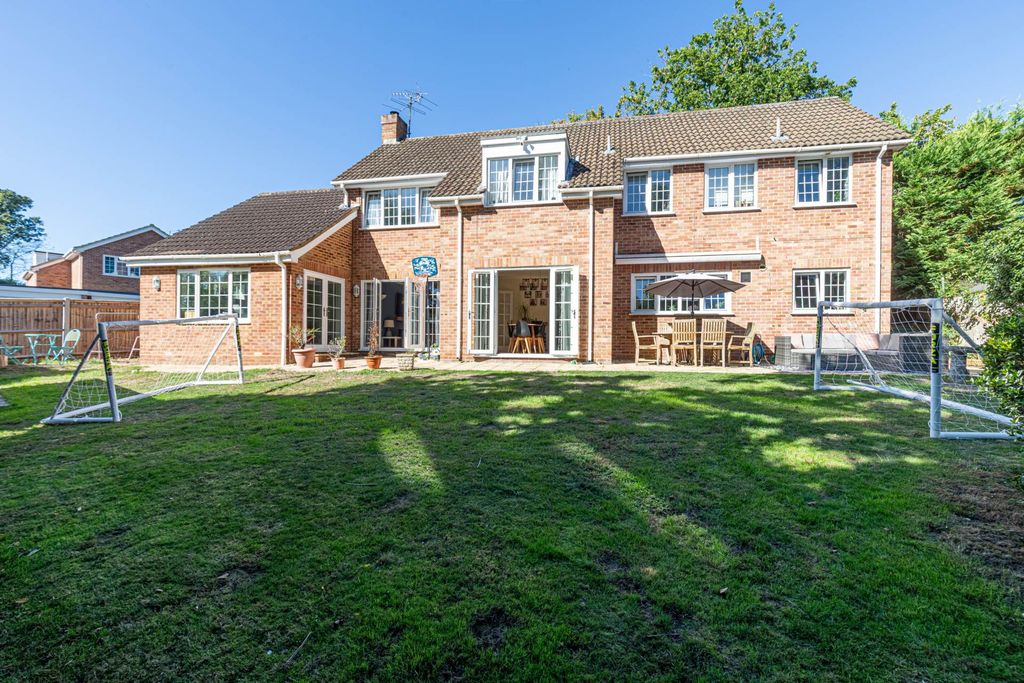 Property photo 2 of 30