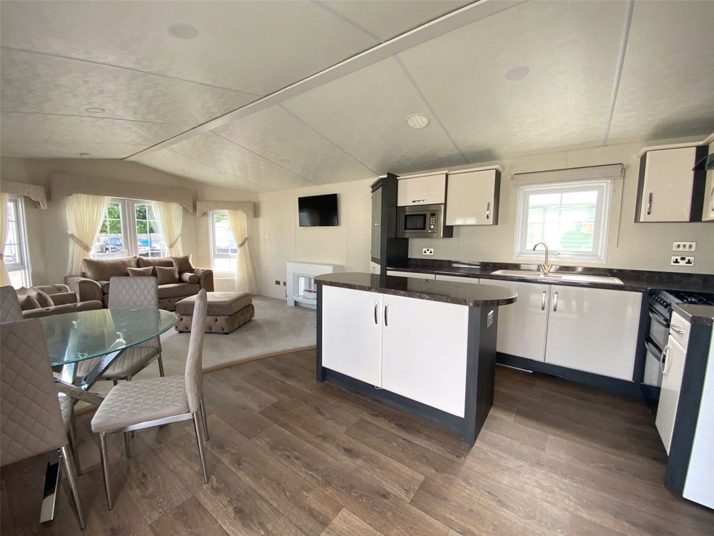 Property photo 2 of 13 Picture No. 06