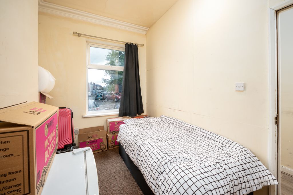 Property photo 2 of 17 03