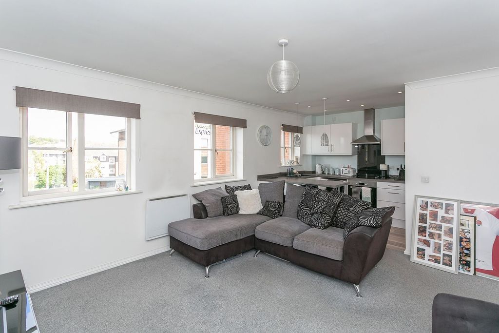 Property photo 3 of 13