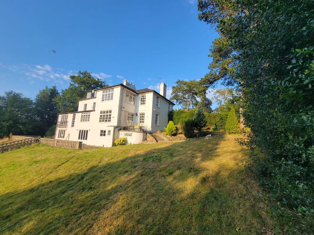 Property photo 1 of 37
