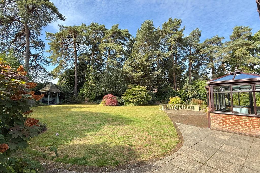 Property photo 3 of 31 Gallery